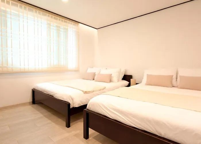 오픈할인 독립문역 2분 3룸 1층 경복궁 명동 전통시장 홍대 Villa