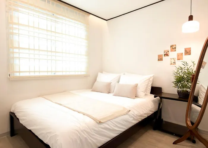 오픈할인 독립문역 2분 3룸 1층 경복궁 명동 전통시장 홍대 Villa *