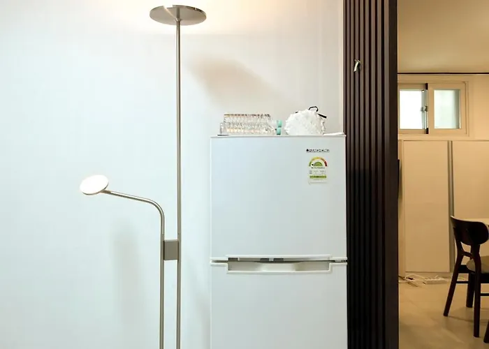오픈할인 독립문역 2분 3룸 1층 경복궁 명동 전통시장 홍대 Villa