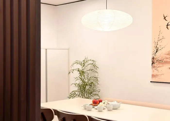 Villa 오픈할인 독립문역 2분 3룸 1층 경복궁 명동 전통시장 홍대