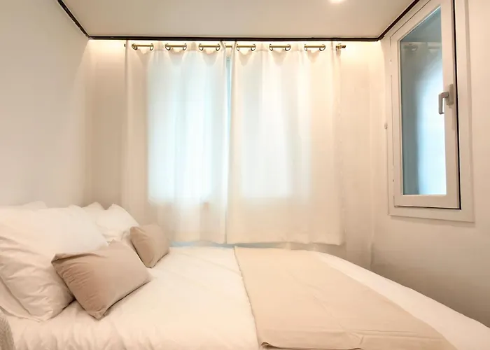 Villa 오픈할인 독립문역 2분 3룸 1층 경복궁 명동 전통시장 홍대